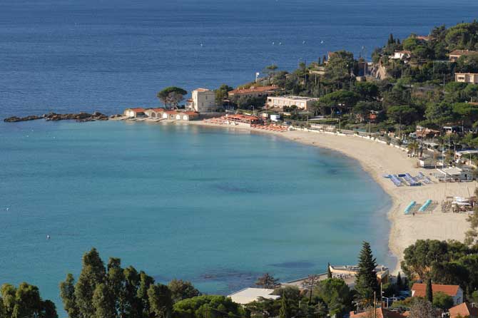 Le Lavandou. Plage St Clair